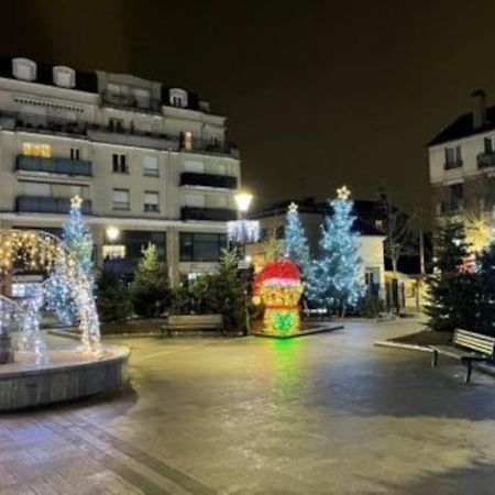 Studio A 2 Pas De La Gare Sartrouville Kültér fotó
