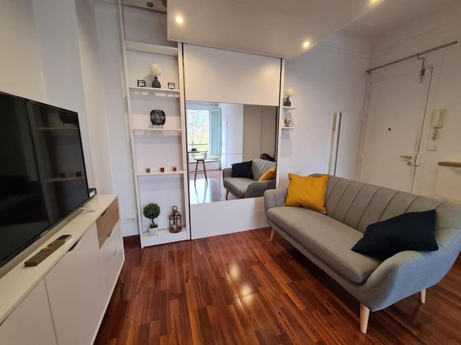 Studio A 2 Pas De La Gare Sartrouville Kültér fotó