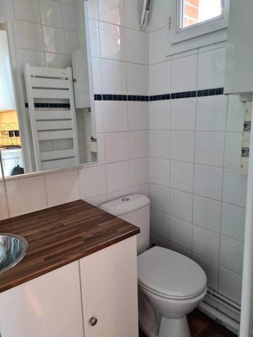 Studio A 2 Pas De La Gare Sartrouville Kültér fotó