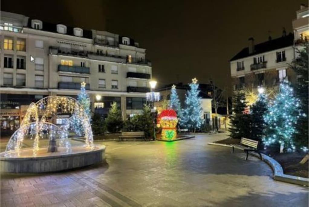 Studio A 2 Pas De La Gare Sartrouville Kültér fotó