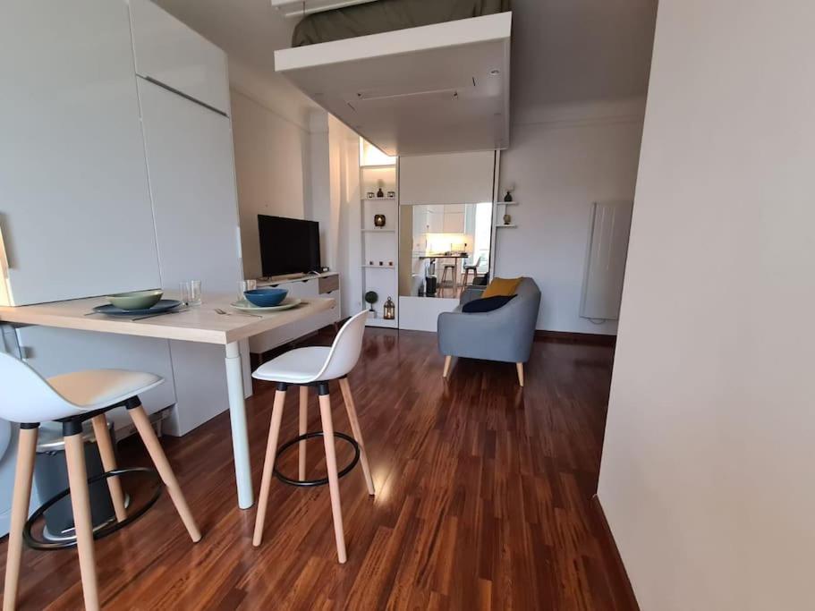 Studio A 2 Pas De La Gare Sartrouville Kültér fotó