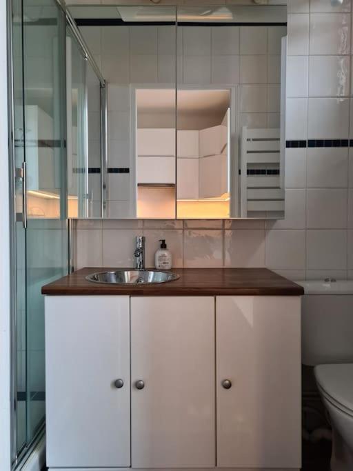 Studio A 2 Pas De La Gare Sartrouville Kültér fotó