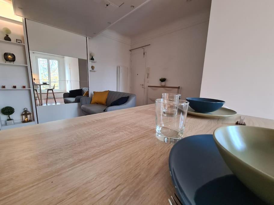Studio A 2 Pas De La Gare Sartrouville Kültér fotó